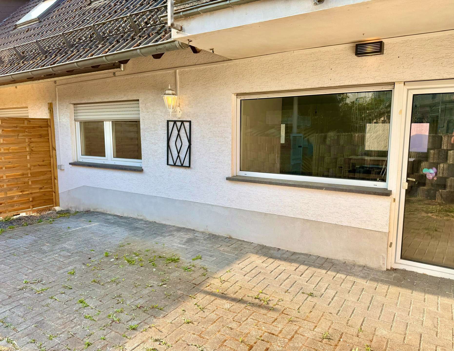 3 ZIMMER, TERRASSE, STELLPLATZ und sch&ouml;ner Grundriss